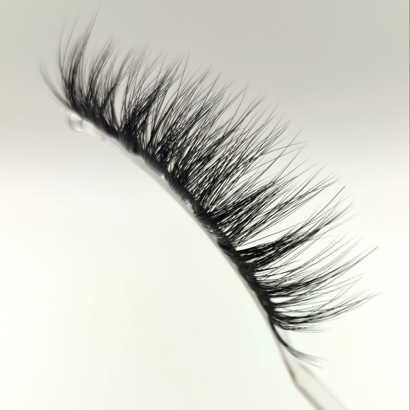 CosmicFlutter (Style #H632) 20-23mm Cruelty-Free 3D Mink Lash - Picture 9 of 16